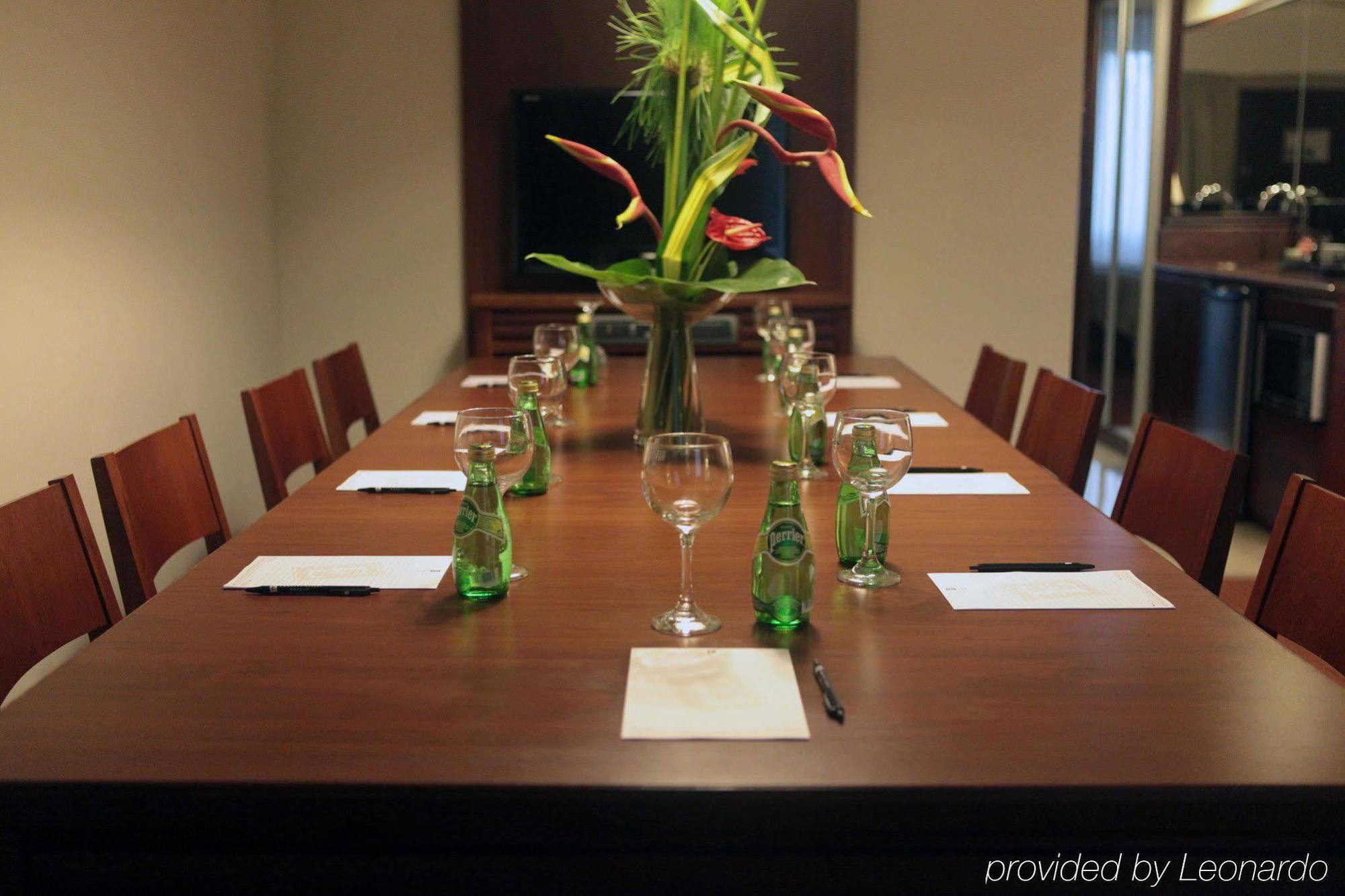 Executive Suites Valencia Instalações foto